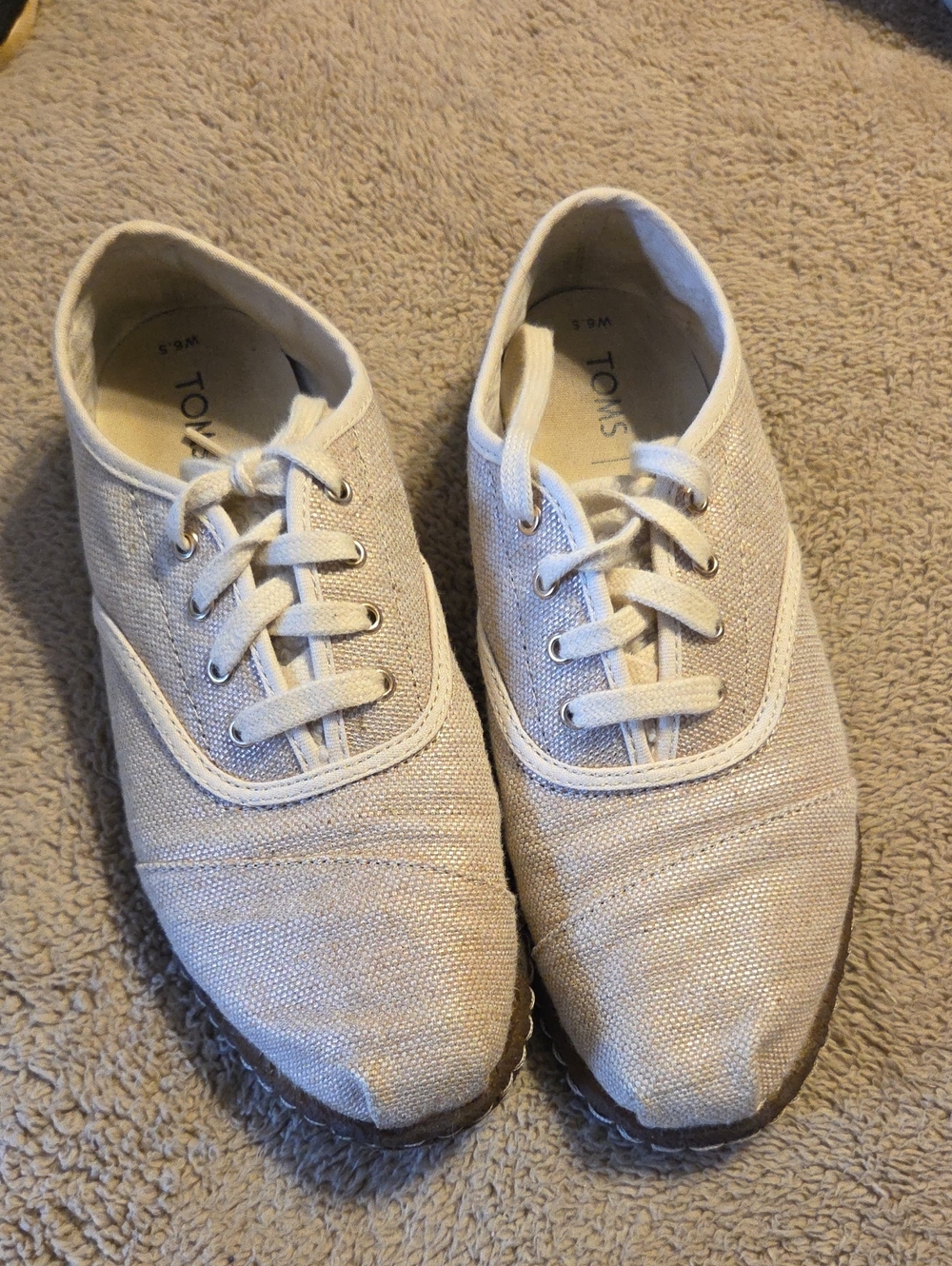 Toms - Picture 5 of 13